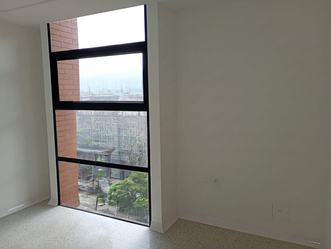 Consultorio en arriendo en El Poblado, Medellín, 35 m² · foto 2 de 8