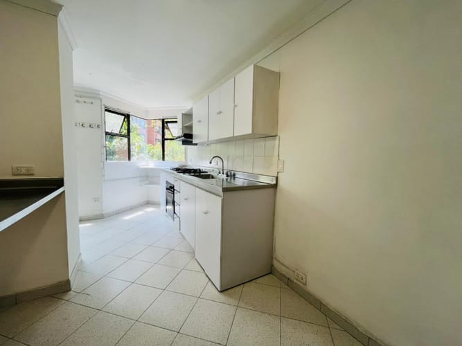 Apartamento de 4 alcobas en arriendo en El Tesoro, Medellín, 137 m² · foto 2 de 22