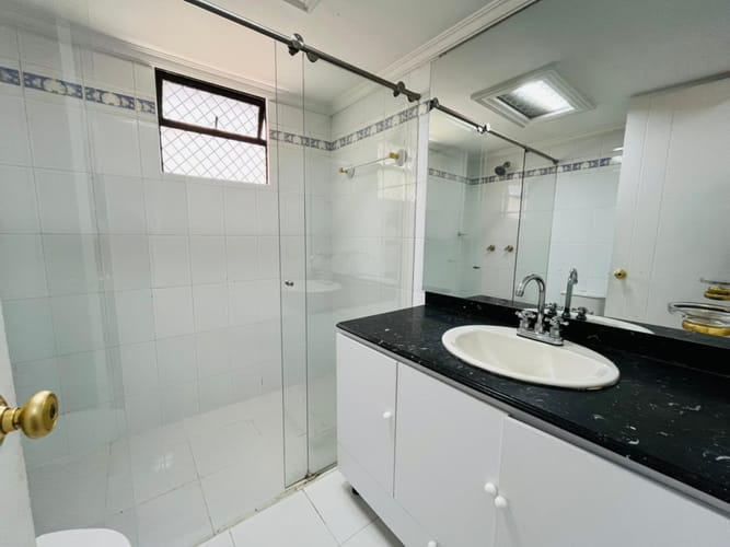 Apartamento de 4 alcobas en arriendo en El Tesoro, Medellín, 137 m² · foto 7 de 22