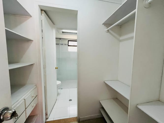 Apartamento de 4 alcobas en arriendo en El Tesoro, Medellín, 137 m² · foto 9 de 22