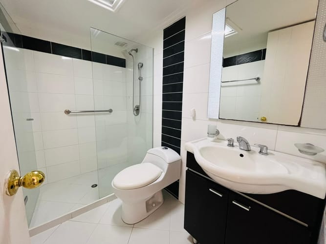 Apartamento de 4 alcobas en arriendo en El Tesoro, Medellín, 137 m² · foto 13 de 22