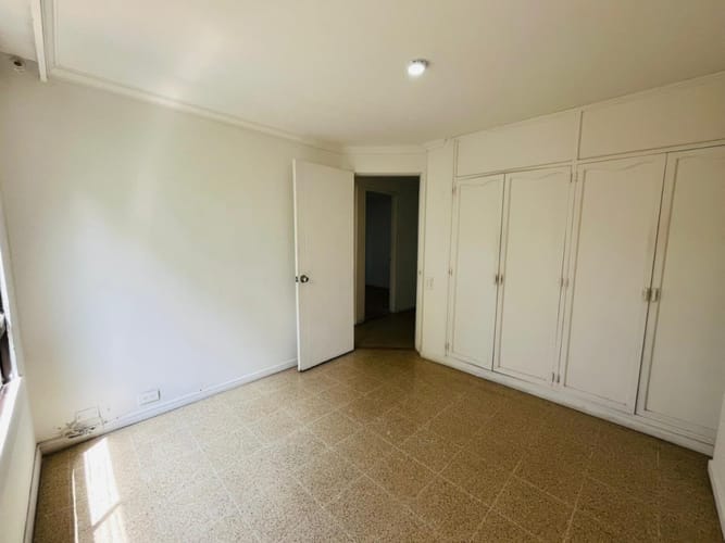 Apartamento de 4 alcobas en arriendo en El Tesoro, Medellín, 137 m² · foto 15 de 22