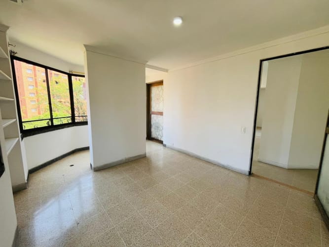 Apartamento de 4 alcobas en arriendo en El Tesoro, Medellín, 137 m² · foto 17 de 22