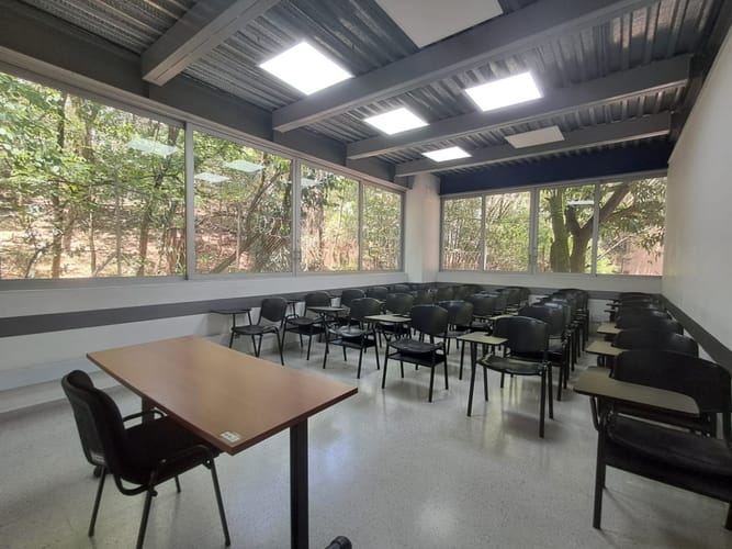 Oficina en venta en Laureles, Medellín, 985 m² · foto 8 de 24