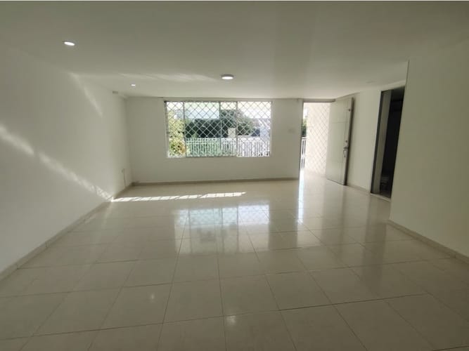 Casa de 4 alcobas en venta en Los Nogales, Barranquilla, 257 m² · foto 2 de 20