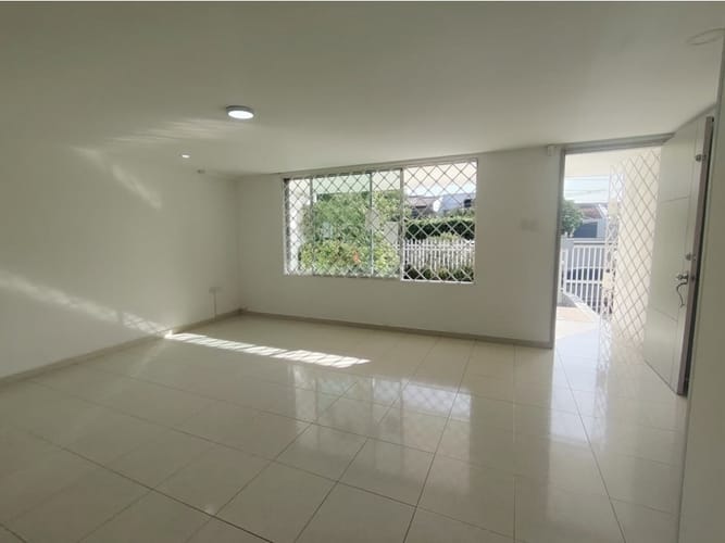 Casa de 4 alcobas en venta en Los Nogales, Barranquilla, 257 m² · foto 3 de 20