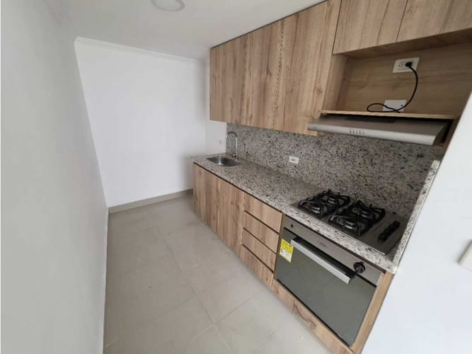 Apartamento de 2 alcobas en arriendo en Campo Amor, Medellín, 65 m² · foto 2 de 13