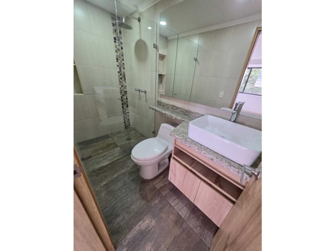 Apartamento de 2 alcobas en arriendo en Campo Amor, Medellín, 65 m² · foto 5 de 13