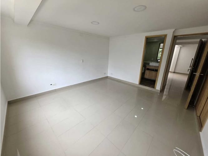 Apartamento de 2 alcobas en arriendo en Campo Amor, Medellín, 65 m² · foto 6 de 13