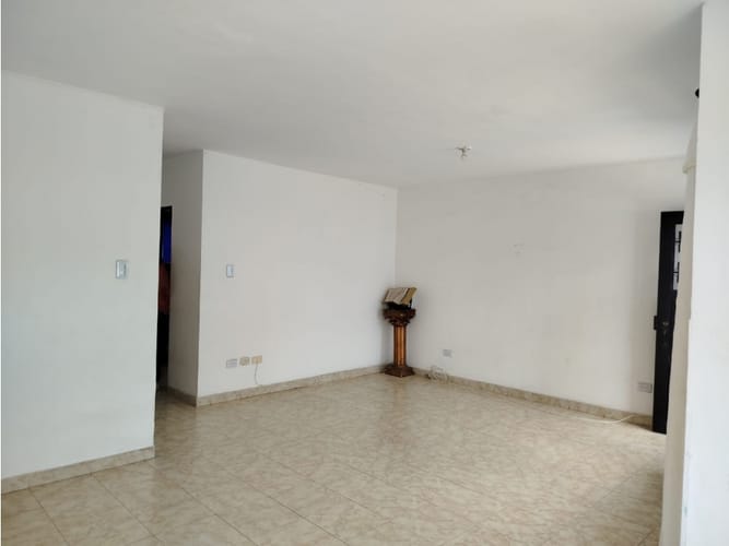 Casa de 6 alcobas en venta en Los Pinos, Cali, 147 m² · foto 11 de 24