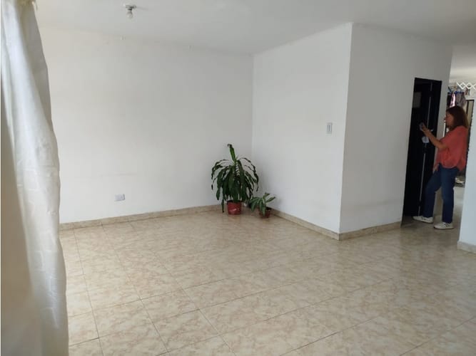 Casa de 6 alcobas en venta en Los Pinos, Cali, 147 m² · foto 13 de 24