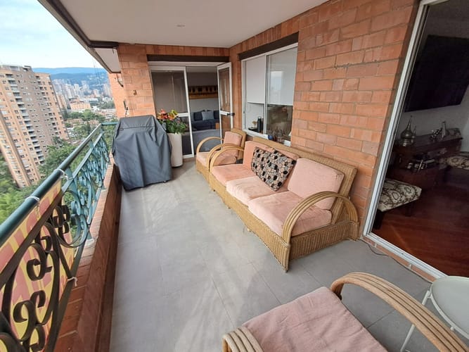 Apartamento de 4 alcobas en arriendo en Los Balsos, Medellín, 207 m² · foto 6 de 24