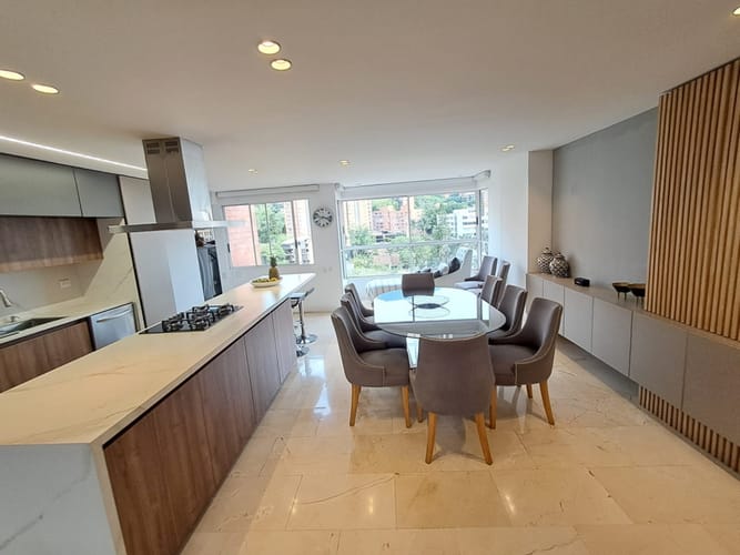 Apartamento de 4 alcobas en arriendo en Los Balsos, Medellín, 207 m² · foto 8 de 24