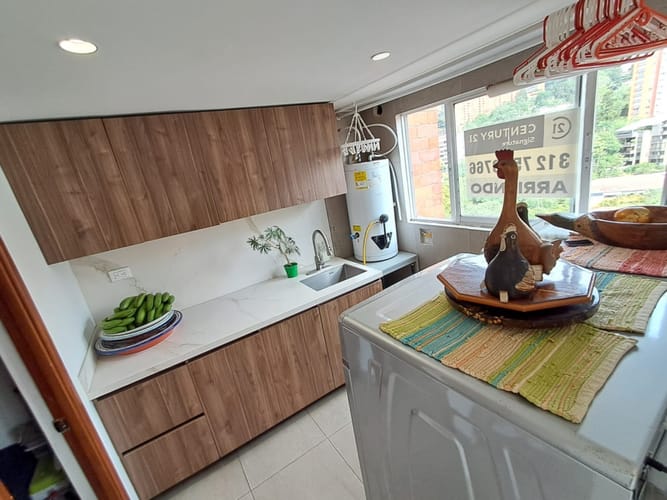 Apartamento de 4 alcobas en arriendo en Los Balsos, Medellín, 207 m² · foto 9 de 24