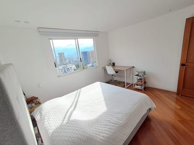 Apartamento de 4 alcobas en arriendo en Los Balsos, Medellín, 207 m² · foto 19 de 24