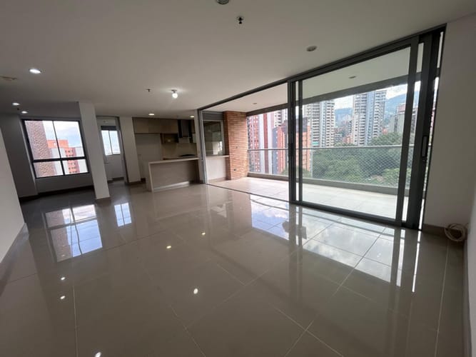 Apartamento de 3 alcobas en arriendo en Las Lomas, Medellín, 118 m² · foto 4 de 24