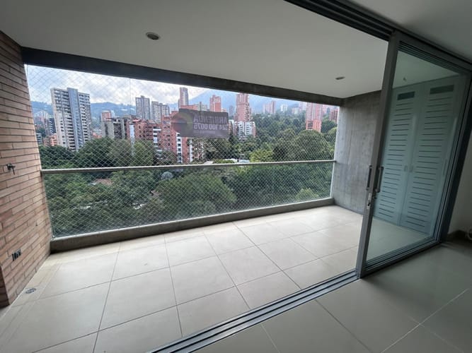 Apartamento de 3 alcobas en arriendo en Las Lomas, Medellín, 118 m² · foto 5 de 24