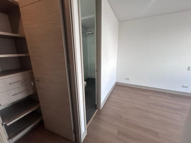 Apartamento de 3 alcobas en arriendo en Las Lomas, Medellín, 118 m² · foto 20 de 24