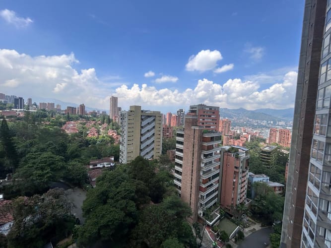 Apartamento de 3 alcobas en arriendo en Las Lomas, Medellín, 118 m² · foto 22 de 24