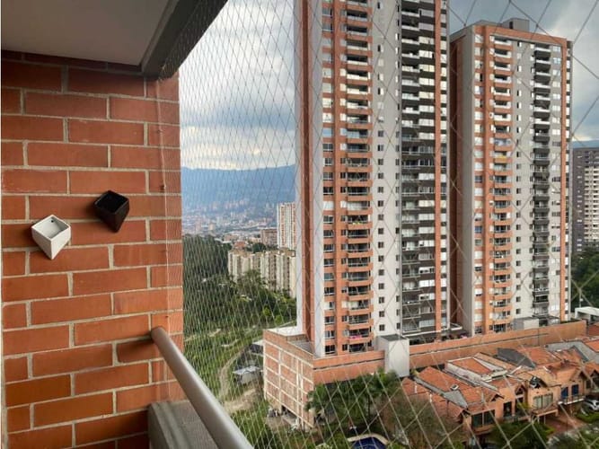 Apartamento de 2 alcobas en arriendo en Suramérica, Medellín, 65 m² · foto 2 de 20
