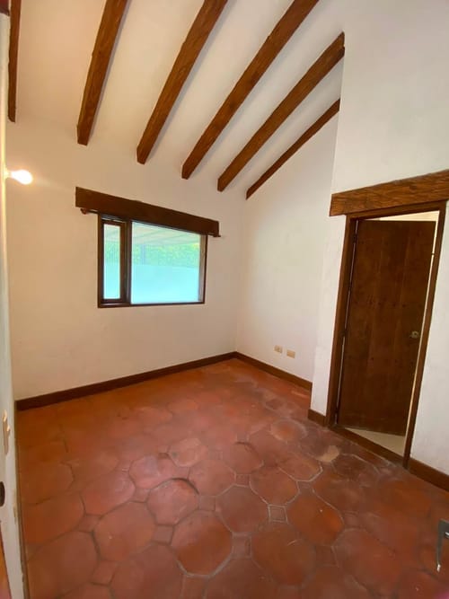 Casa de 4 alcobas en arriendo en Guayabito, Rionegro, 300 m² · foto 9 de 19