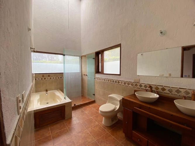 Casa de 4 alcobas en arriendo en Guayabito, Rionegro, 300 m² · foto 5 de 19