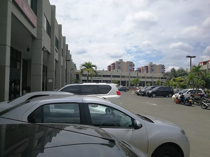 Oficina en arriendo en La Flora, Cali, 422 m² · foto 5 de 24