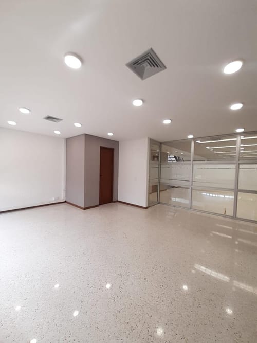Oficina en arriendo en La Flora, Cali, 422 m² · foto 21 de 24