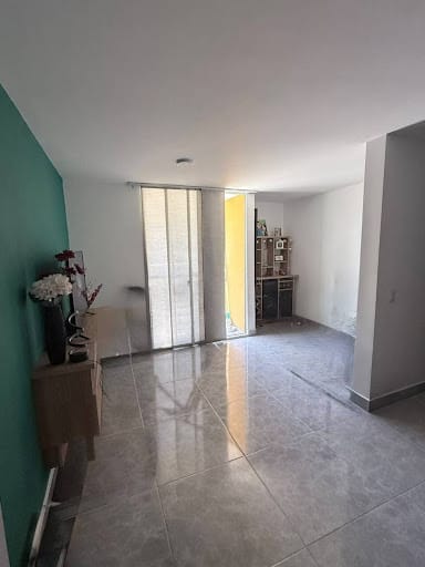 Apartamento de 2 alcobas en arriendo en Miraflores, Medellín, 50 m² · foto 2 de 13