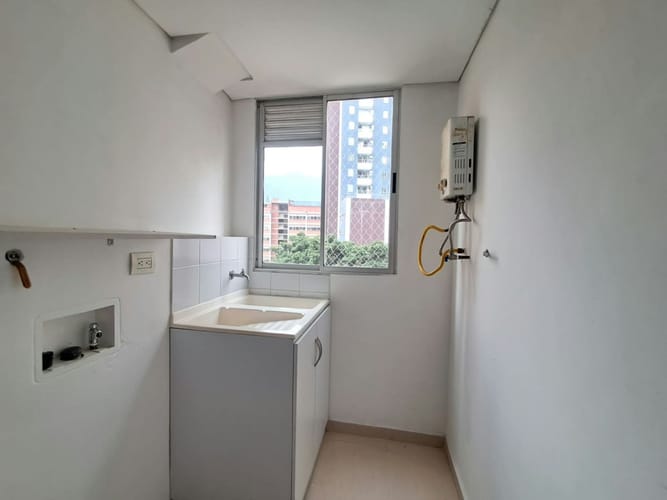 Apartamento de 3 alcobas en venta en Loma De La Doctora, Sabaneta, 68 m² · foto 5 de 24