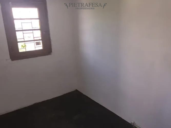 Casa en alquiler, 4 dormitorios, 1 baño, patio con parrillero. Union. · Foto 6
