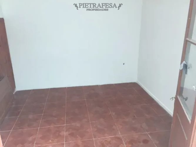 Casa en alquiler, 4 dormitorios, 1 baño, patio con parrillero. Union. · Foto 7