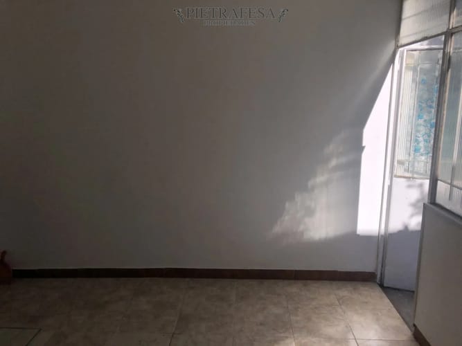 Casa en alquiler, 4 dormitorios, 1 baño, patio con parrillero. Union. · Foto 8