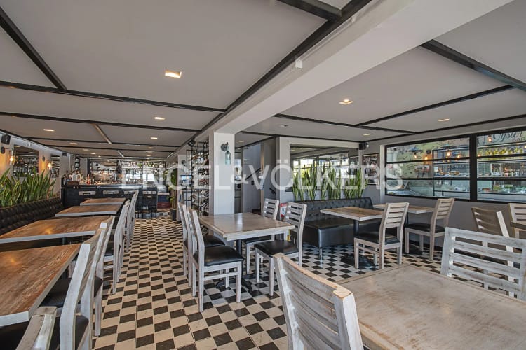 Casa de 3 alcobas en venta en Pontevedra, Bogotá, 268 m² · foto 2 de 16