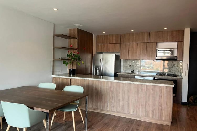 Apartamento de 2 alcobas en venta en Los Rosales, Bogotá, 85 m² · foto 2 de 15