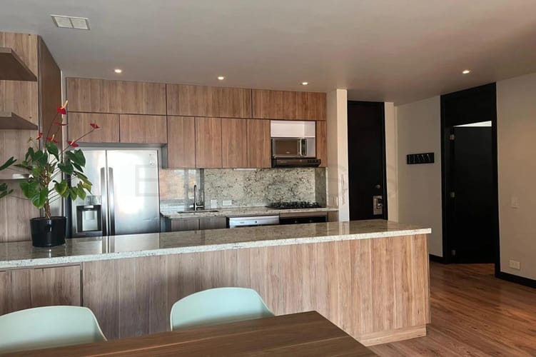 Apartamento de 2 alcobas en venta en Los Rosales, Bogotá, 85 m² · foto 3 de 15