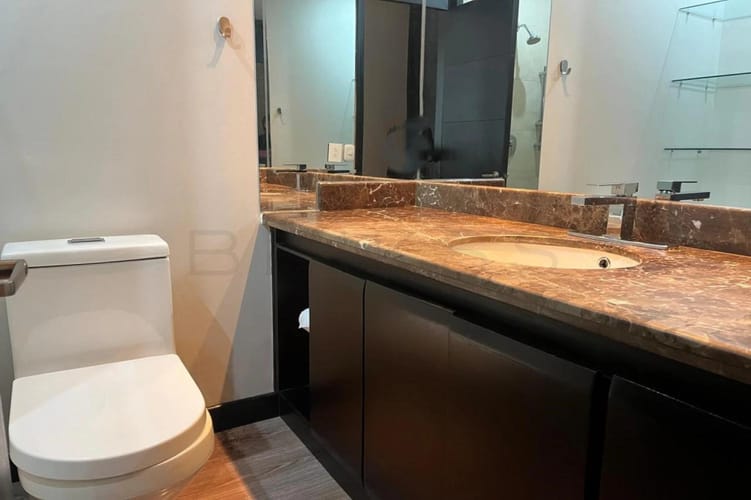 Apartamento de 2 alcobas en venta en Los Rosales, Bogotá, 85 m² · foto 6 de 15
