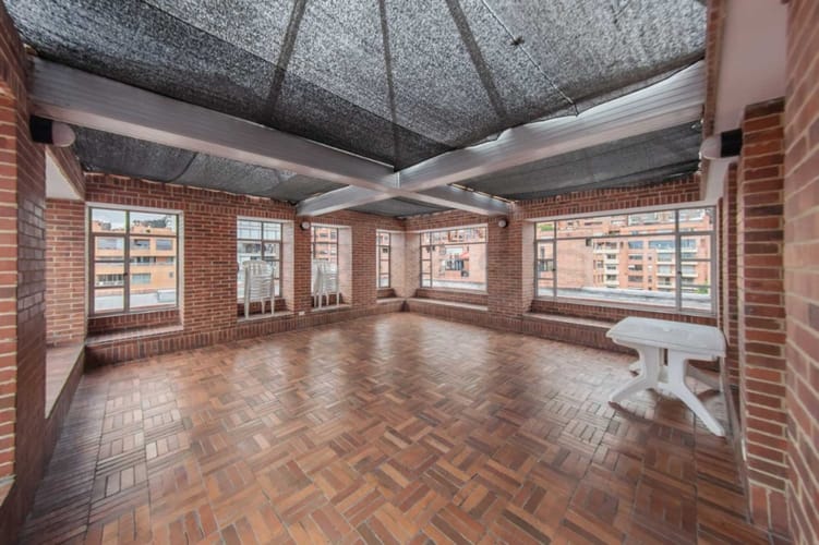 Apartamento de 2 alcobas en venta en Los Rosales, Bogotá, 85 m² · foto 13 de 15
