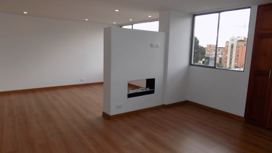Apartamento de 2 alcobas en arriendo en Santa Barbara Central, Bogotá, 76 m² · foto 4 de 17