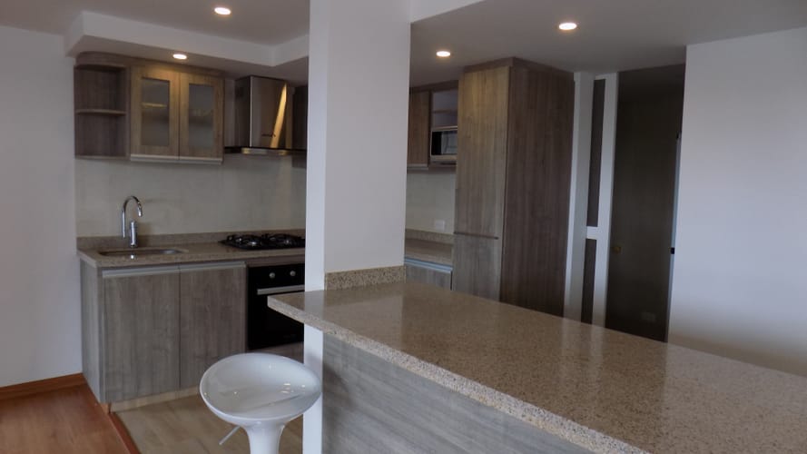 Apartamento de 2 alcobas en arriendo en Santa Barbara Central, Bogotá, 76 m² · foto 5 de 17