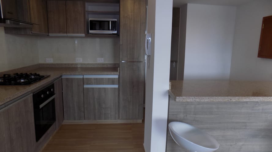 Apartamento de 2 alcobas en arriendo en Santa Barbara Central, Bogotá, 76 m² · foto 6 de 17
