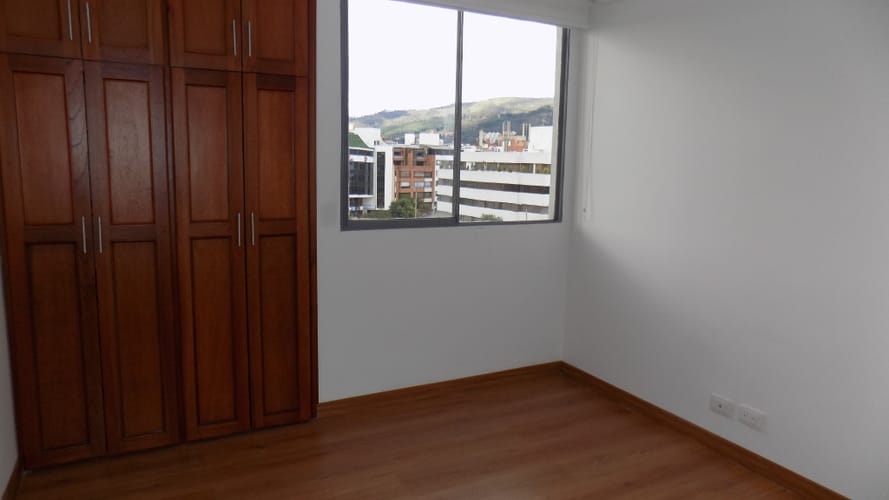 Apartamento de 2 alcobas en arriendo en Santa Barbara Central, Bogotá, 76 m² · foto 9 de 17