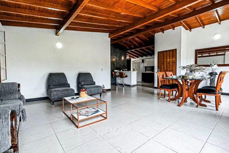 Apartamento de 4 alcobas en arriendo en Laureles, Medellín, 164 m² · foto 3 de 24