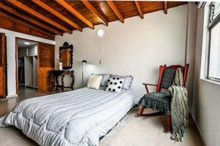 Apartamento de 4 alcobas en arriendo en Laureles, Medellín, 164 m² · foto 16 de 24