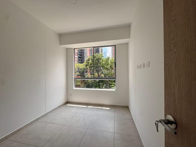 Apartamento de 3 alcobas en arriendo en Tres Esquinas, Sabaneta, 67 m² · foto 4 de 12