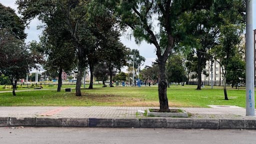 Apartamento de 2 alcobas en arriendo en Verbenal San Antonio, Bogotá, 60 m² · foto 23 de 24
