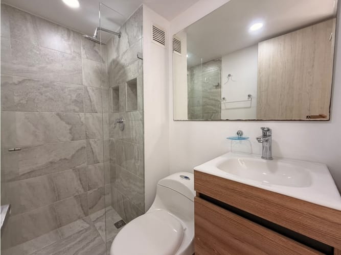 Apartamento de 3 alcobas en venta en San Jose, Sabaneta, 57 m² · foto 9 de 23