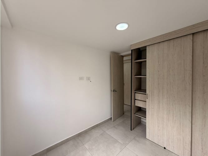 Apartamento de 3 alcobas en venta en San Jose, Sabaneta, 57 m² · foto 10 de 23