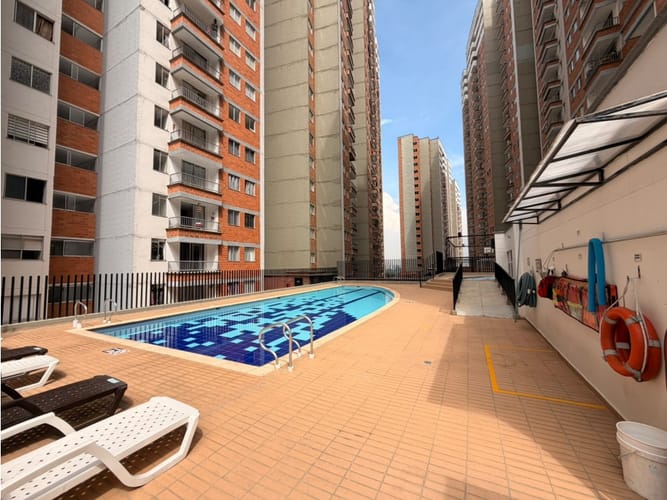 Apartamento de 3 alcobas en venta en San Jose, Sabaneta, 57 m² · foto 18 de 23