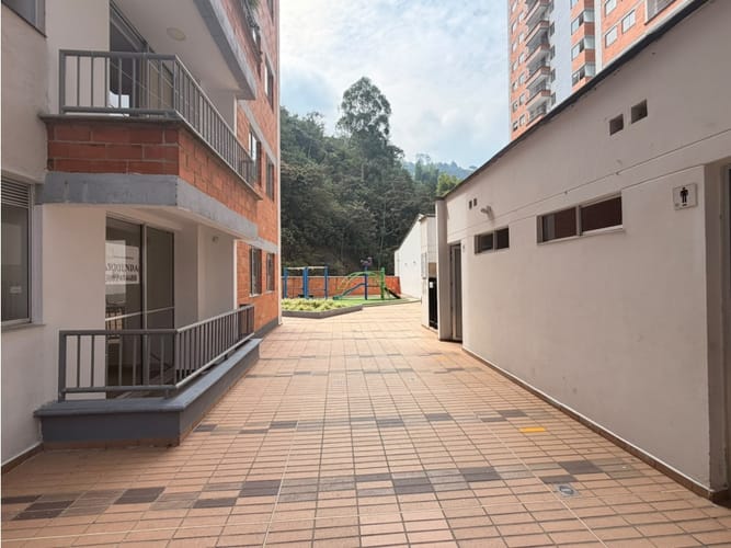 Apartamento de 3 alcobas en venta en San Jose, Sabaneta, 57 m² · foto 22 de 23